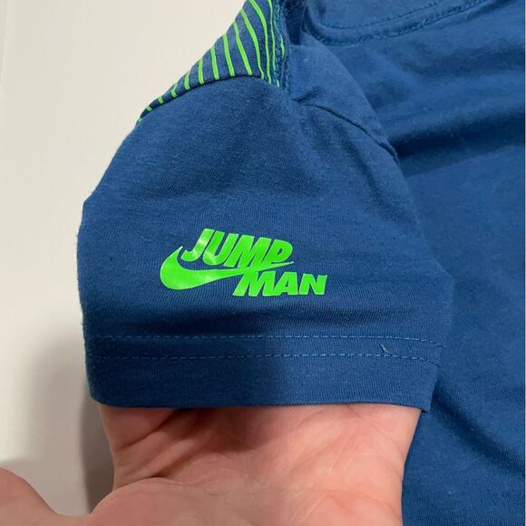 Jordan Jump Man Graphic Short Sleeve Athletic T-Shirt - Picture 3 of 4